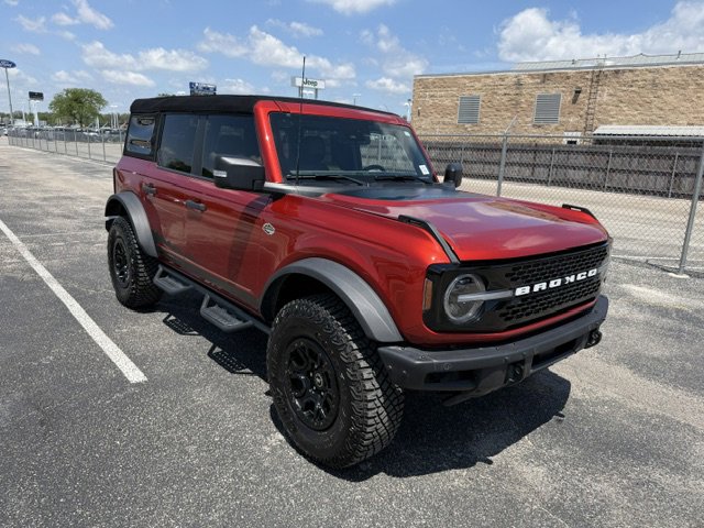 Certified 2024 Ford Bronco Wildtrak AWD/4WD image 3