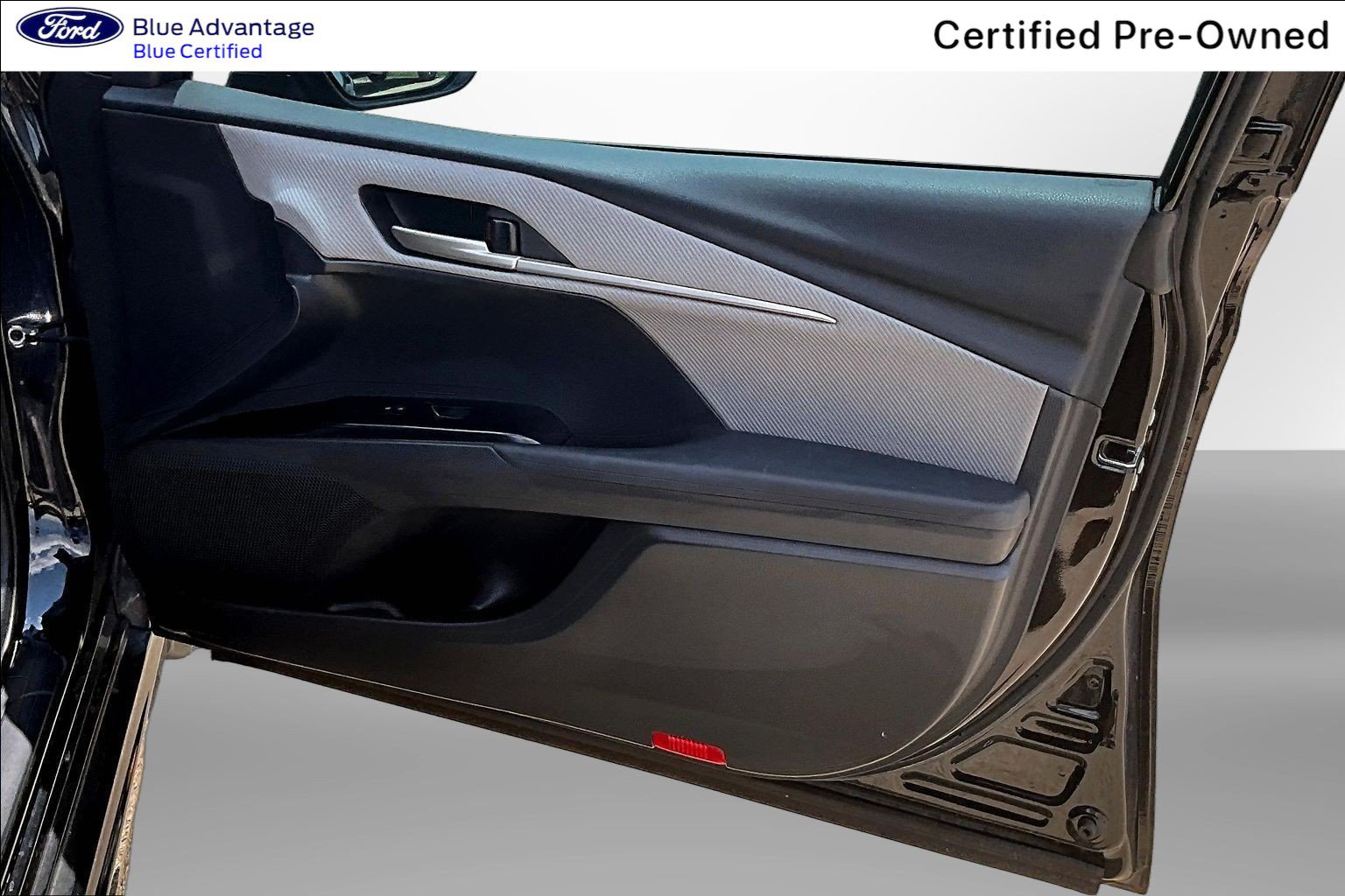 Used 2025 Toyota Camry SE w/ Convenience Package FWD image 26