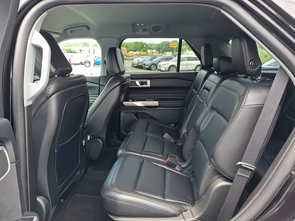 Certified 2020 Ford Explorer XLT w/ Equipment Group 202A AWD/4WD image 11