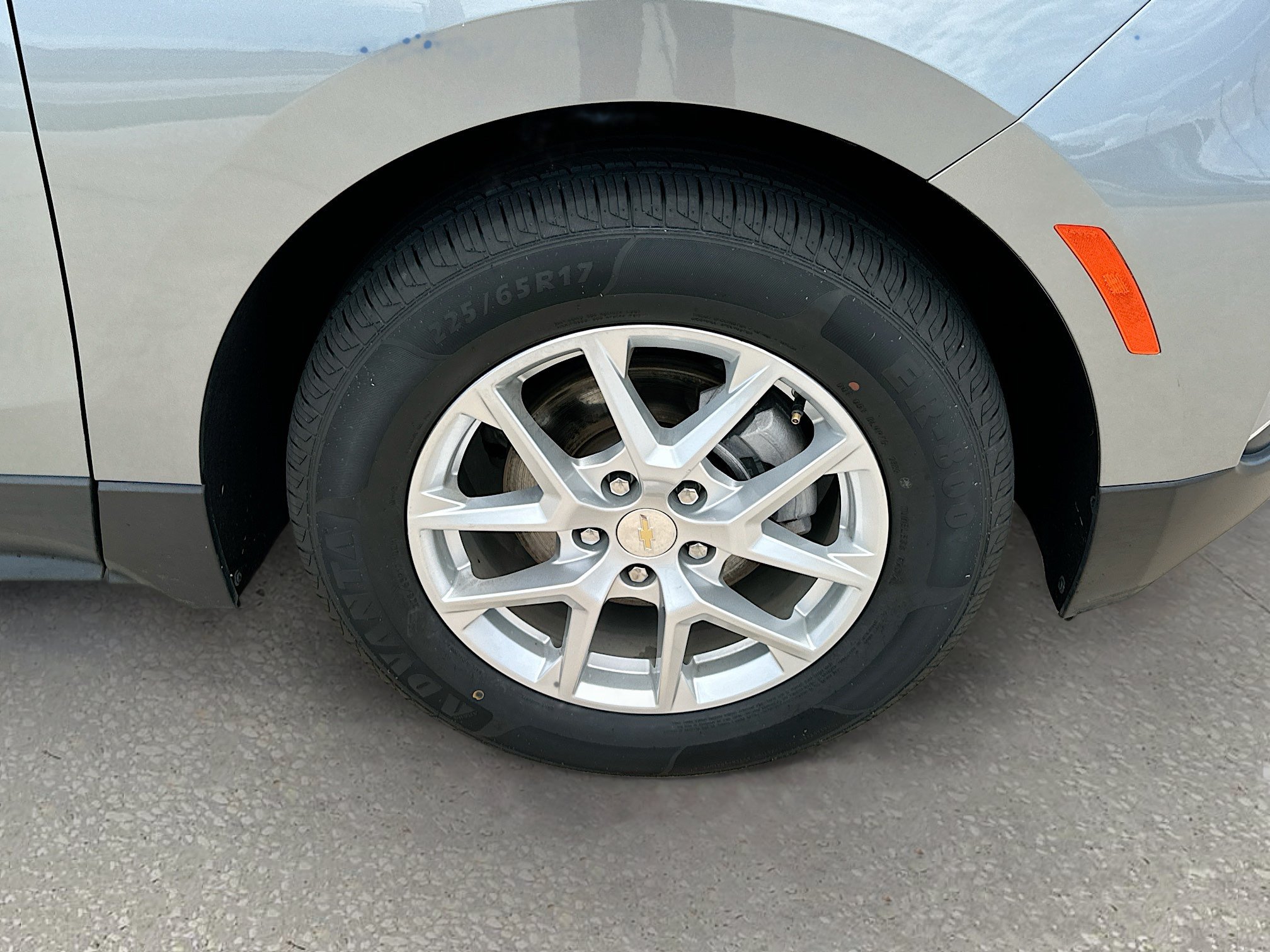 Used 2024 Chevrolet Equinox LT FWD image 29