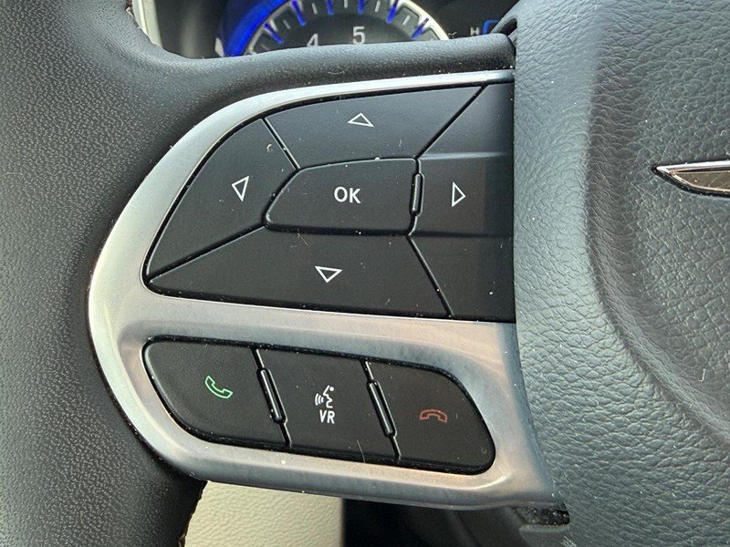 Used 2023 Chrysler Voyager LX FWD image 14