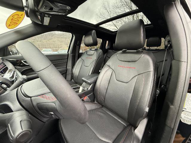 Used 2025 Jeep Compass Trailhawk w/ Trailhawk Elite Group image 11