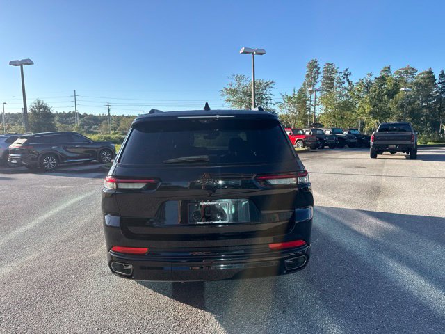 Used 2025 Jeep Grand Cherokee L Summit w/ Advanced Protech Group IV AWD/4WD image 5