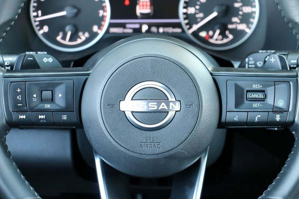 Used 2025 Nissan Pathfinder SV image 24