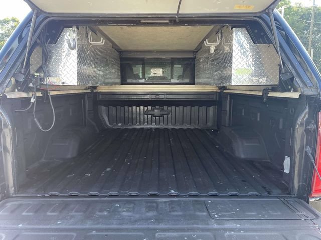 Used 2024 Chevrolet Silverado 2500 LTZ w/ LTZ Plus Package AWD/4WD image 9