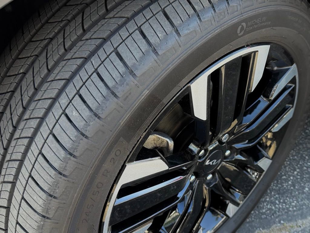 Used 2024 Kia Telluride SX Prestige image 13