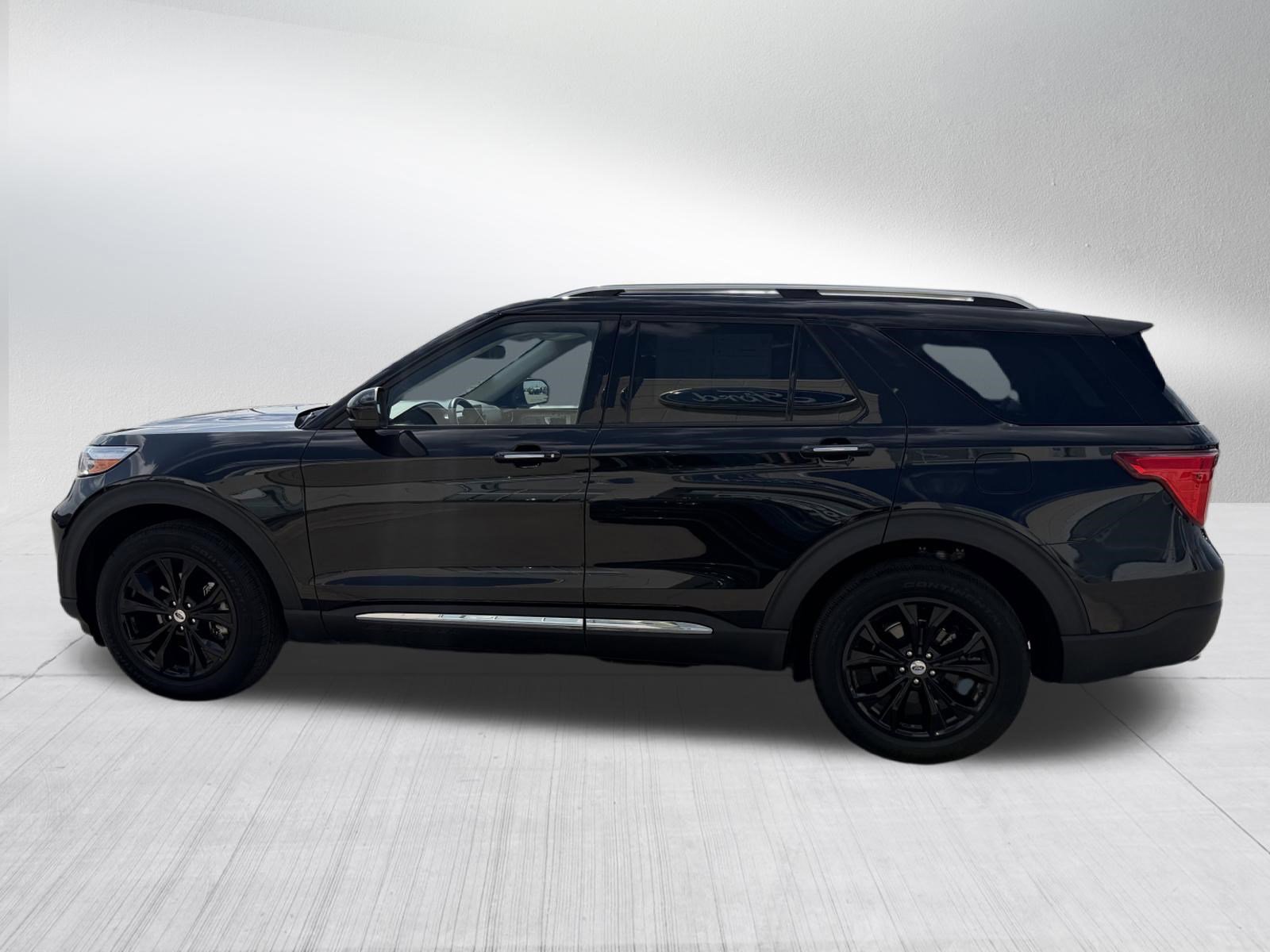 Certified 2023 Ford Explorer Limited AWD/4WD image 4