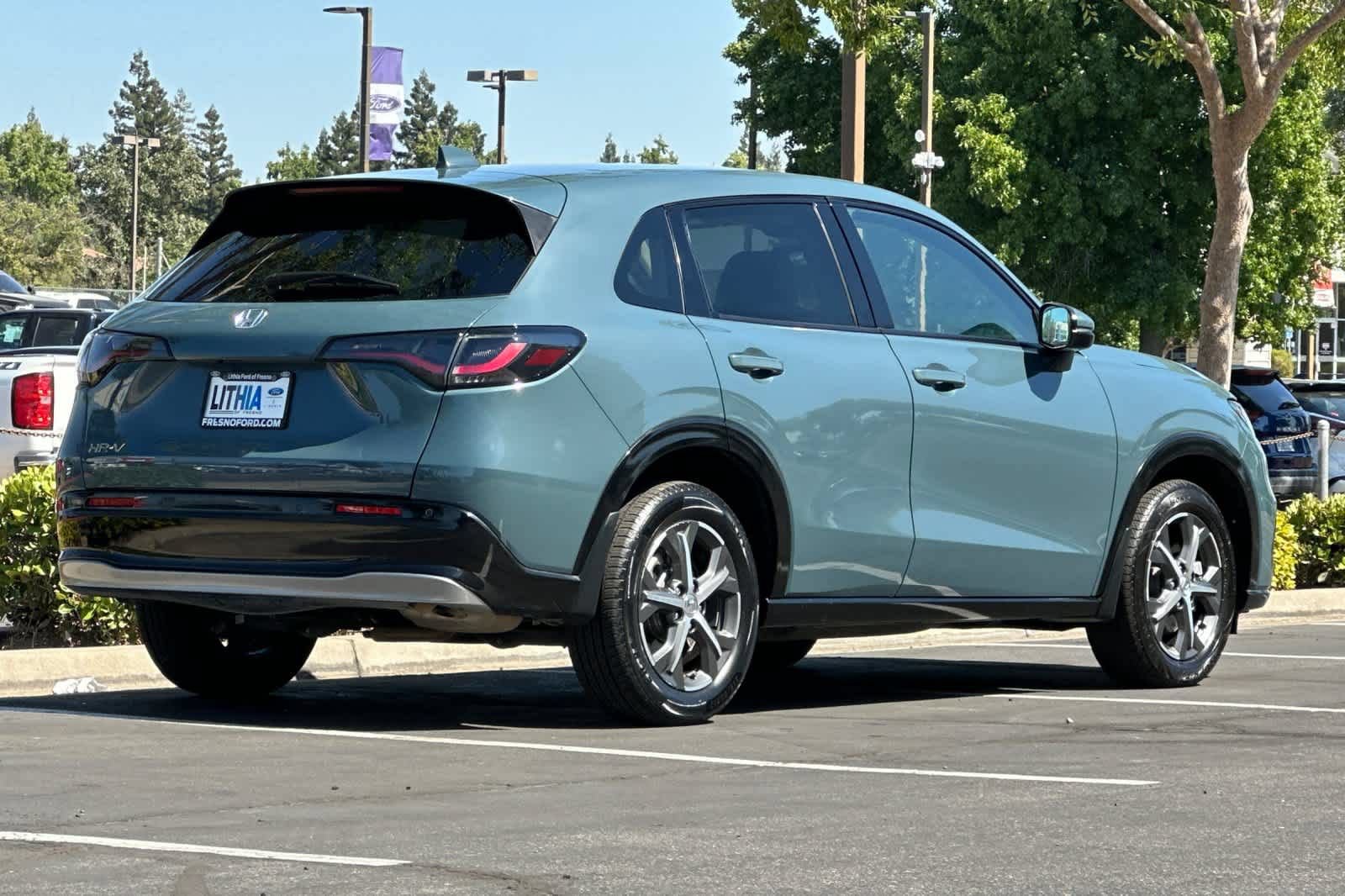 Used 2024 Honda HR-V EX-L image 2