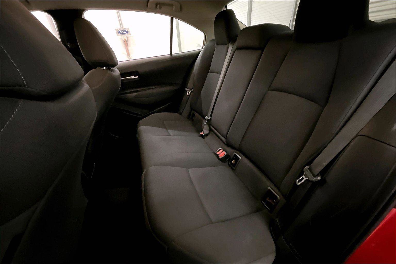 Used 2021 Toyota Corolla LE image 25