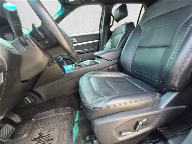 Certified 2017 Ford Explorer XLT w/ Equipment Group 202A FWD image 11
