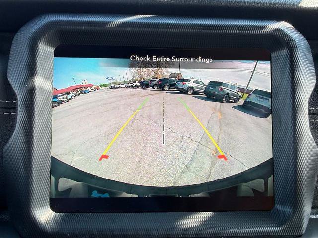 Used 2022 Jeep Wrangler Unlimited Sahara w/ Cold Weather Group AWD/4WD image 17