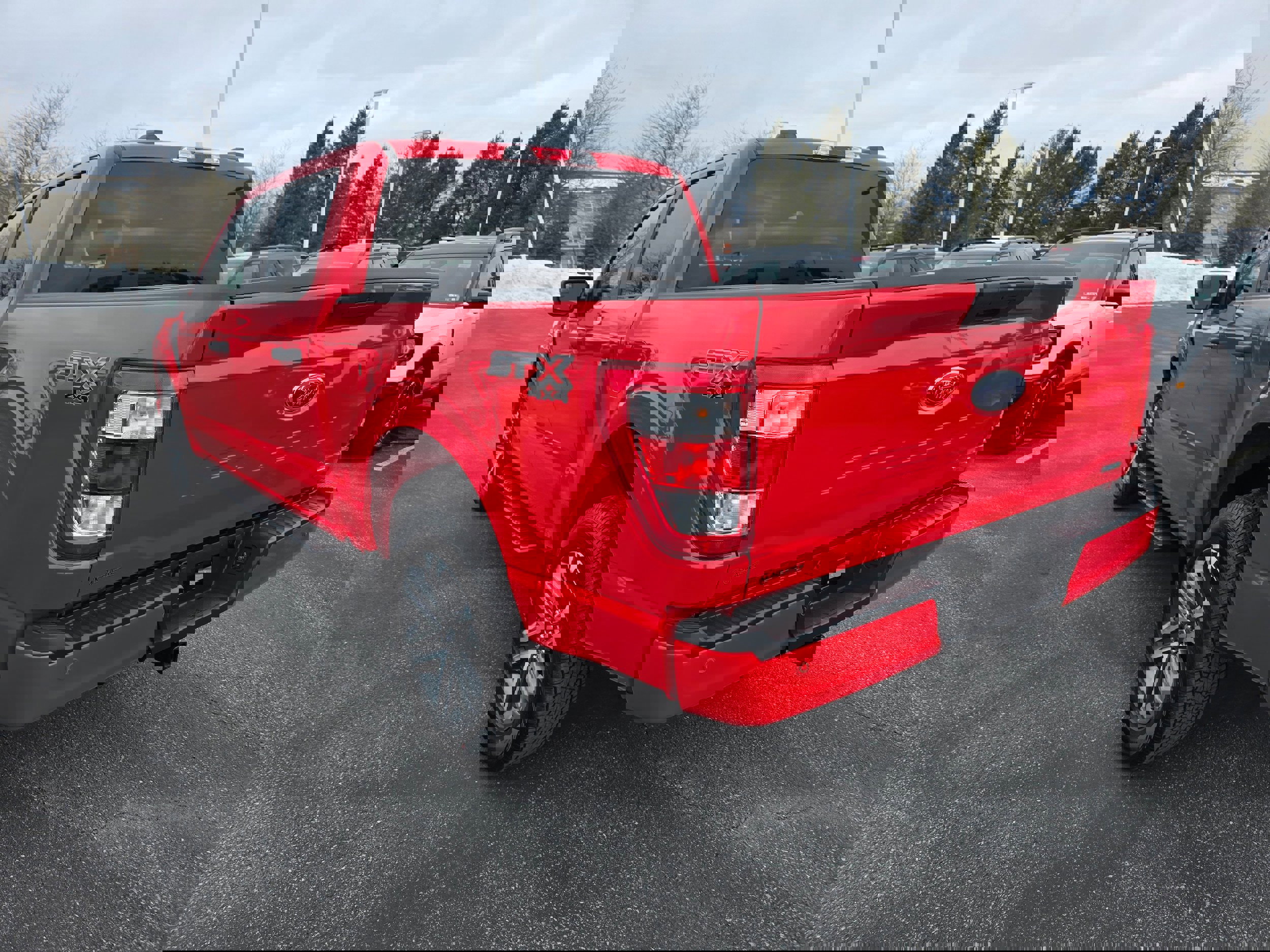 Certified 2022 Ford F150 XL w/ STX Appearance Package image 5