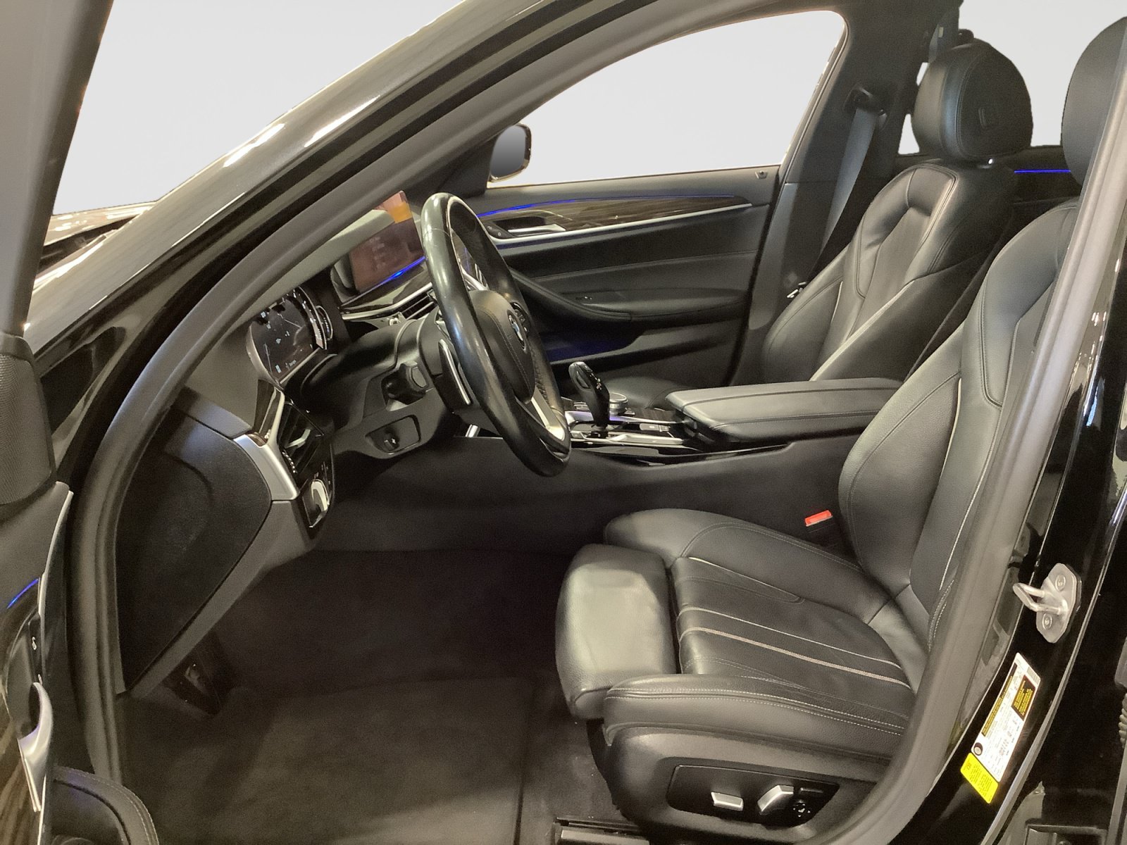 Used 2019 BMW 530i RWD image 11