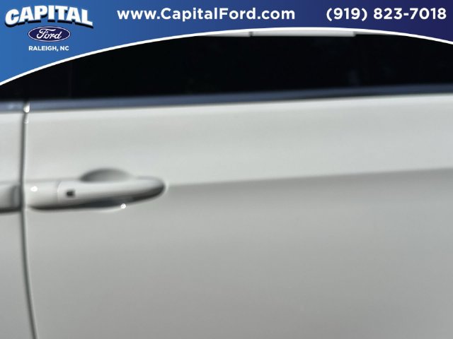 Used 2025 Chrysler Pacifica Select FWD image 17