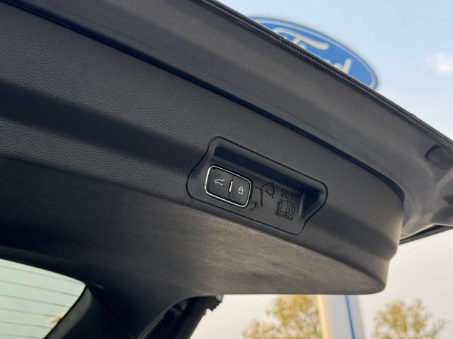 Certified 2023 Ford Explorer XLT w/ Equipment Group 202A AWD/4WD image 39