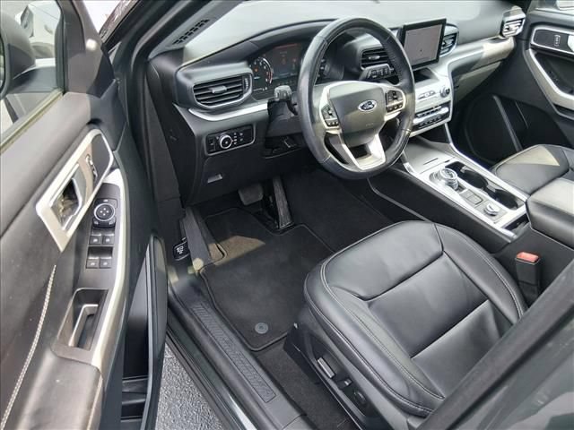 Certified 2023 Ford Explorer XLT w/ Equipment Group 202A AWD/4WD image 10