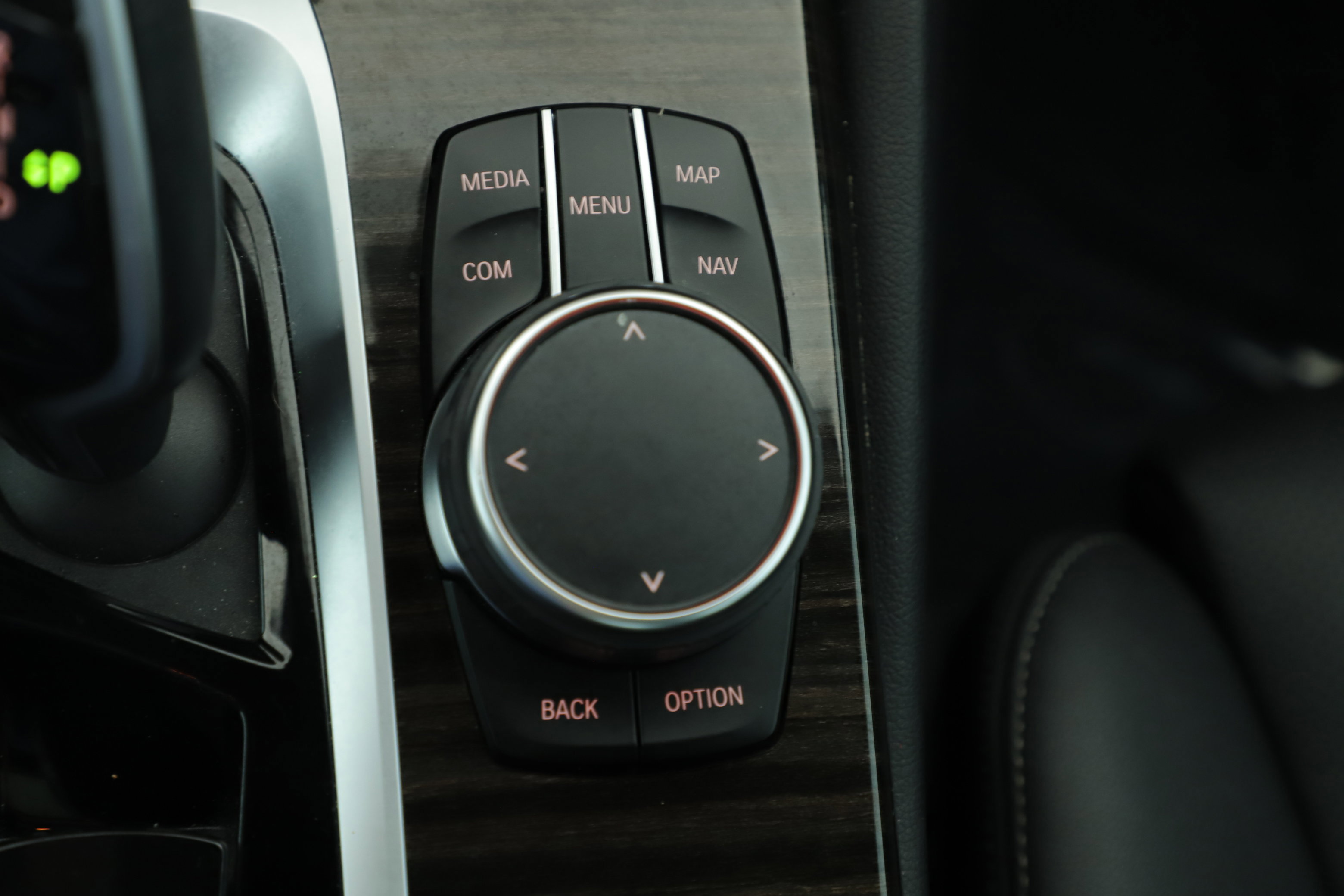 Used 2023 BMW 530i w/ Convenience Package image 8