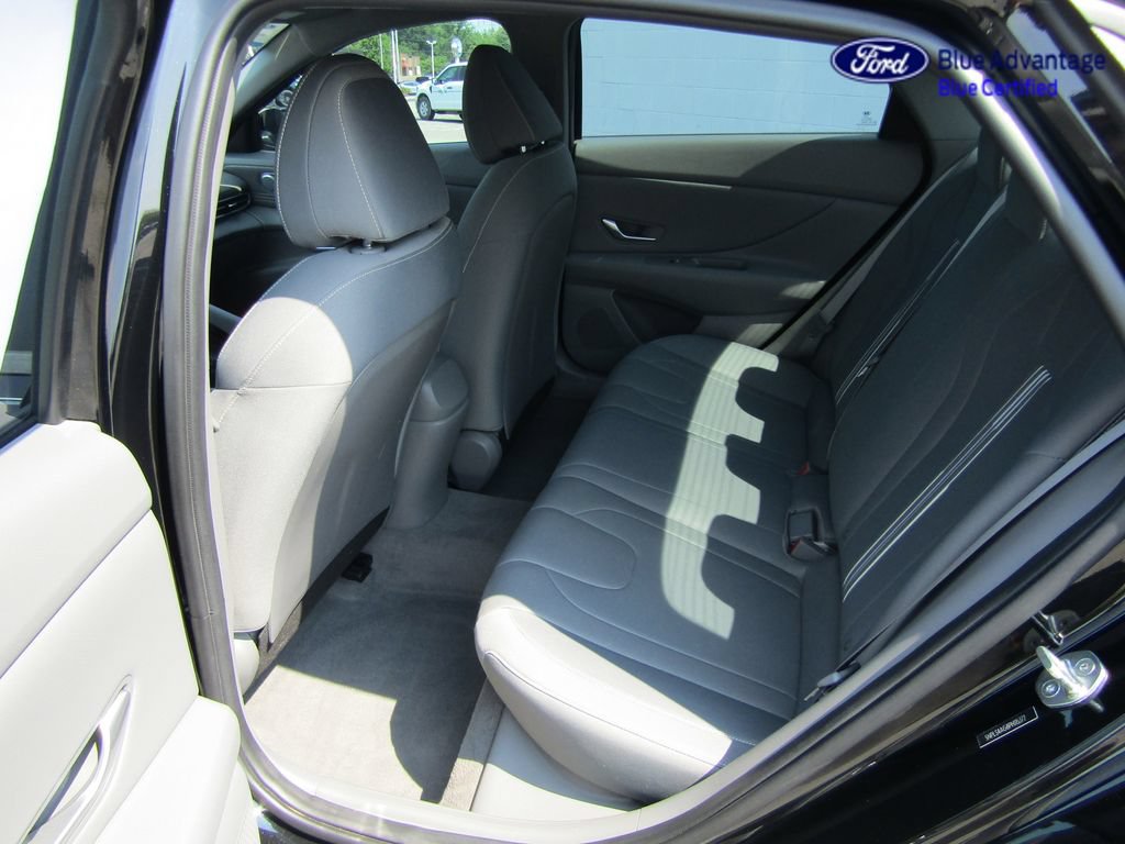 Used 2023 Hyundai Elantra SEL w/ Convenience Package FWD image 23