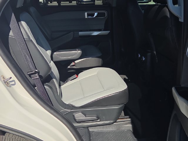 Certified 2021 Ford Explorer XLT w/ Equipment Group 202A RWD image 29