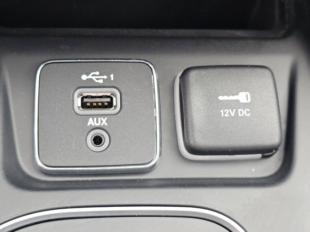 Used 2021 Jeep Cherokee Latitude image 18