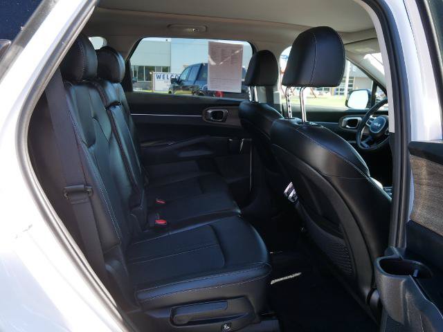 Used 2023 Kia Sorento S AWD/4WD image 14