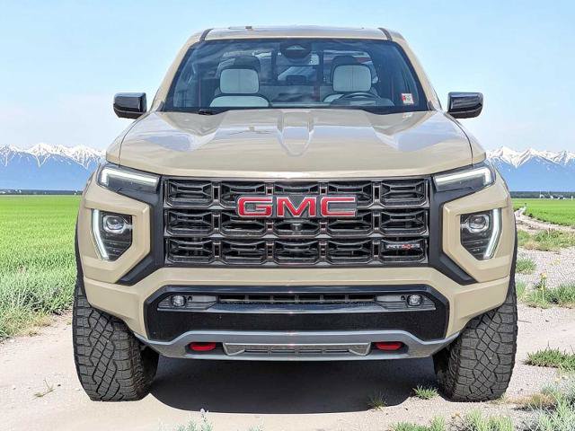 Used 2024 GMC Canyon AT4X AWD/4WD image 9