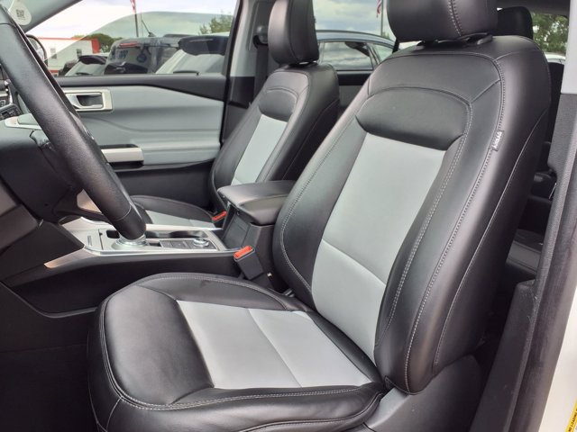 Certified 2023 Ford Explorer XLT w/ Equipment Group 202A AWD/4WD image 5