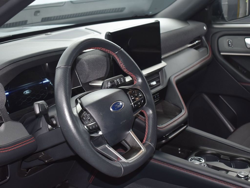 Certified 2025 Ford Explorer ST-Line w/ ST-Line Street Pack image 8