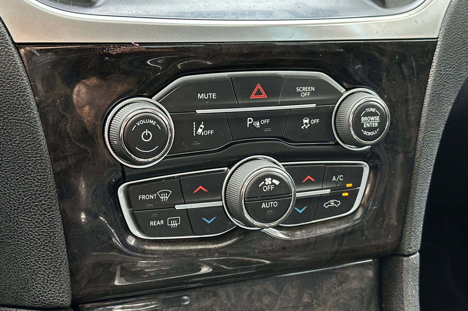 Used 2017 Chrysler 300 C w/ Safetytec Plus Group image 19