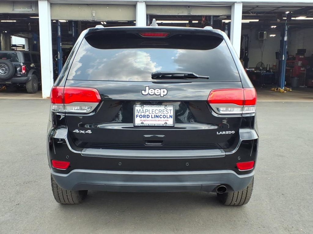 Used 2019 Jeep Grand Cherokee Laredo w/ Laredo X Package AWD/4WD image 9