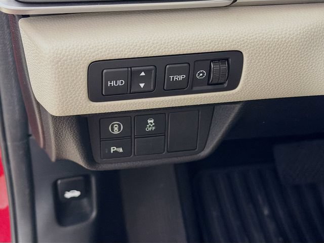 Used 2018 Honda Accord Touring image 12