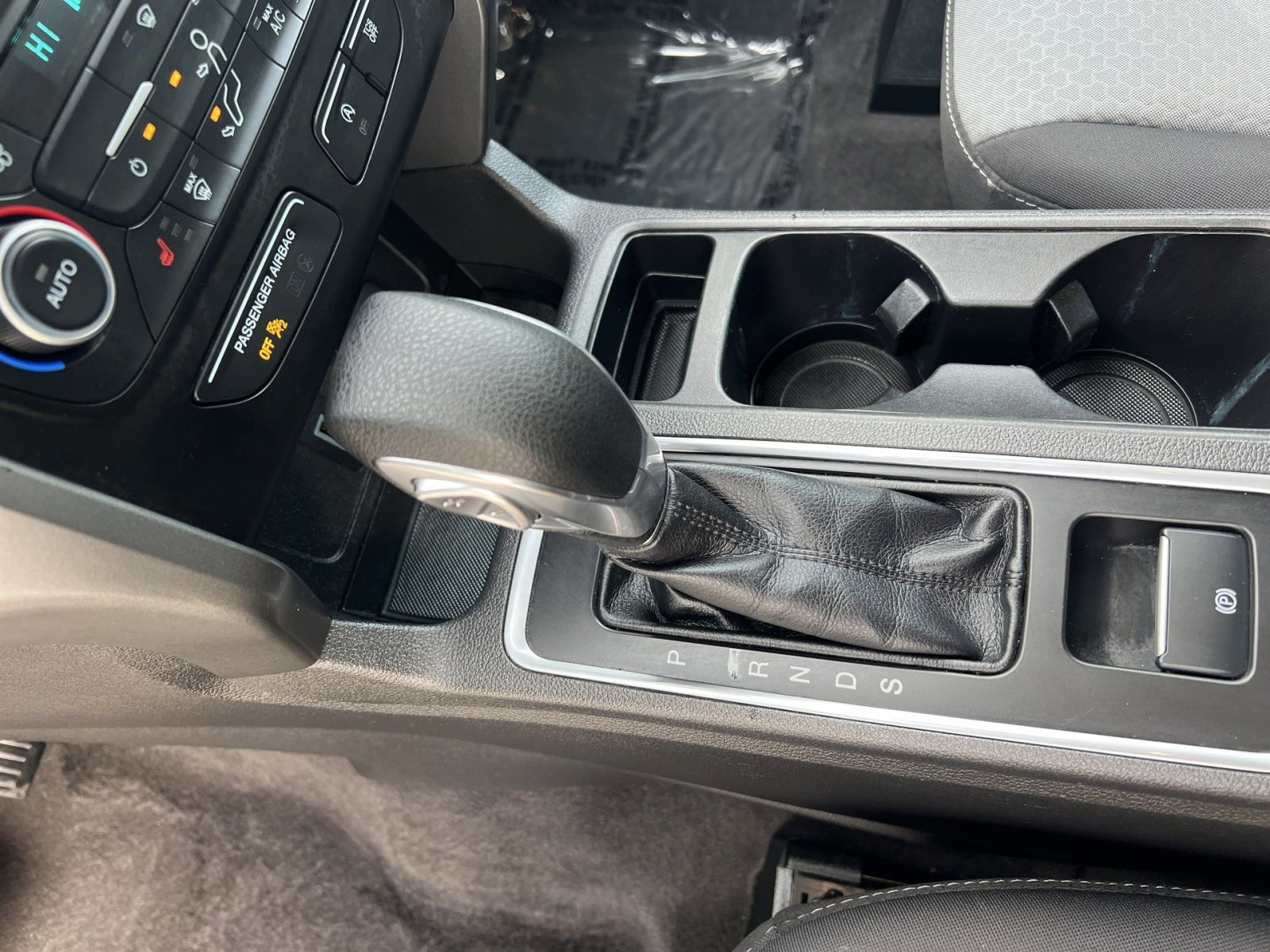 Certified 2018 Ford Escape SE w/ SE Sync 3 Package image 21