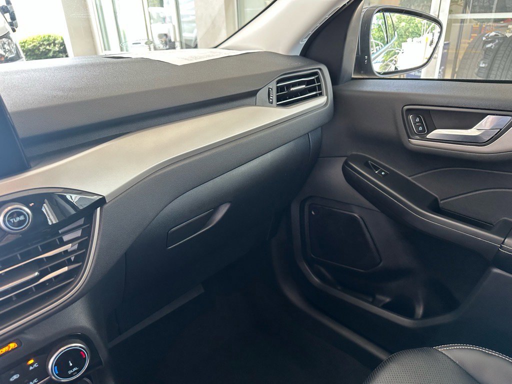 Certified 2022 Ford Escape SEL image 36