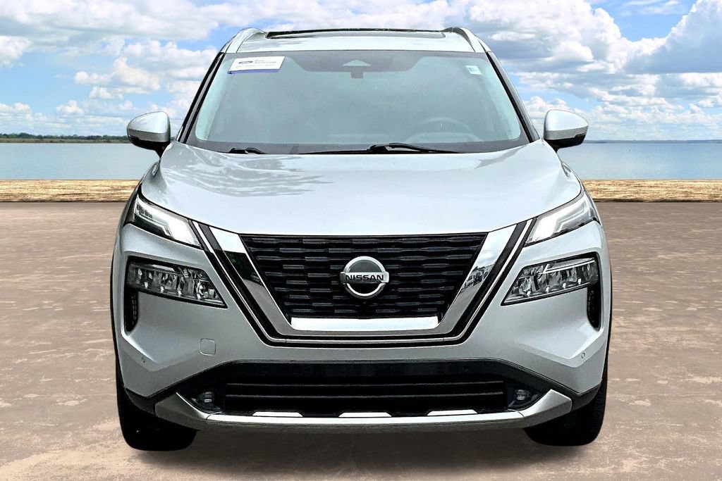 Used 2021 Nissan Rogue Platinum FWD image 2