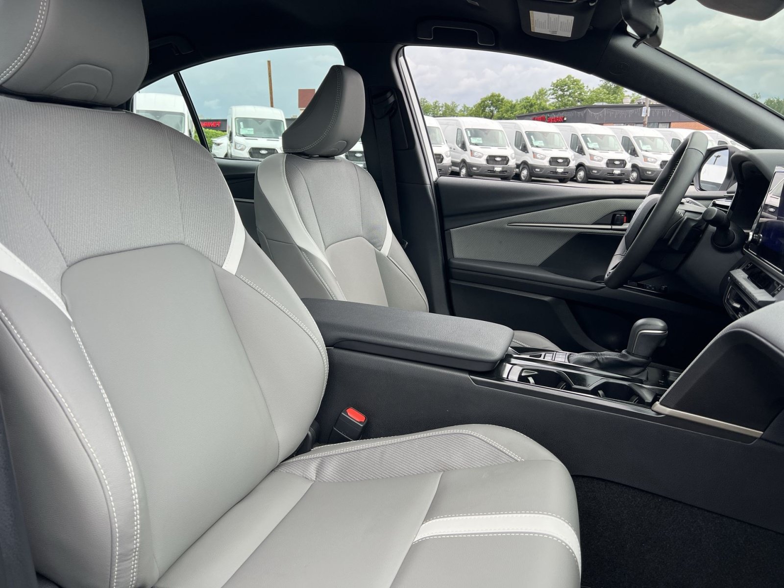 Used 2025 Toyota Camry LE AWD/4WD image 33