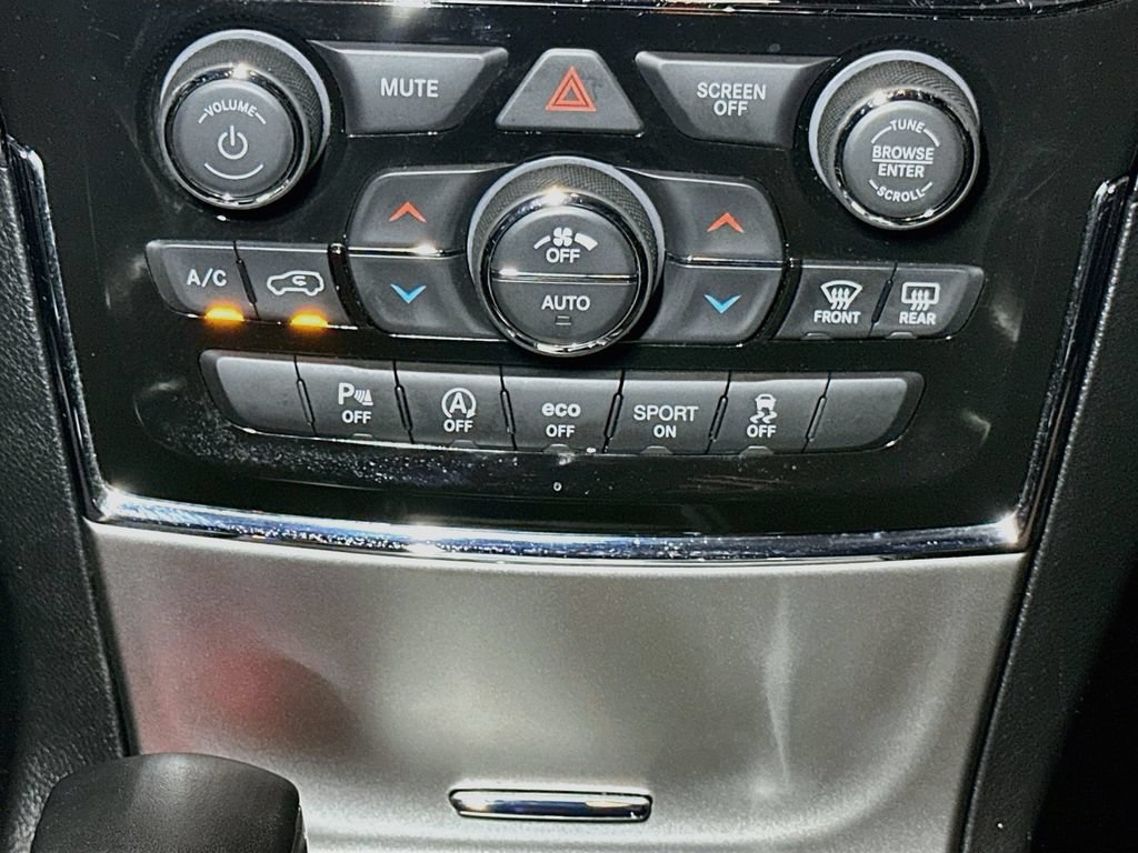 Used 2021 Jeep Grand Cherokee Laredo X AWD/4WD image 15