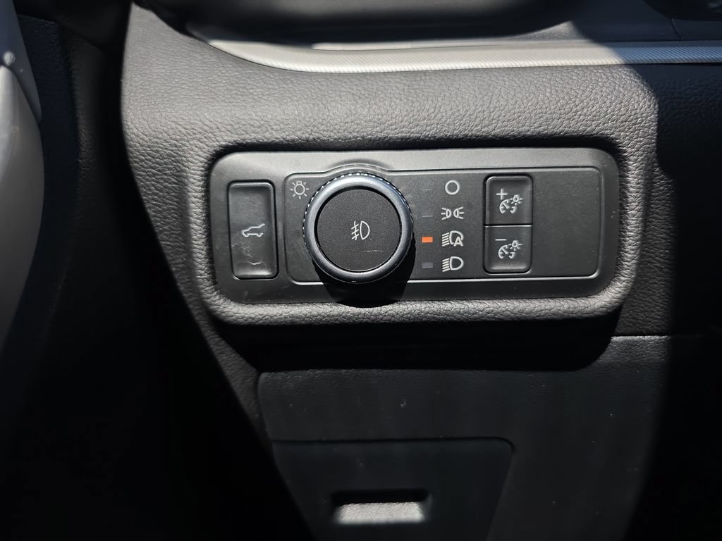 Certified 2022 Ford Explorer XLT w/ Equipment Group 202A AWD/4WD image 42