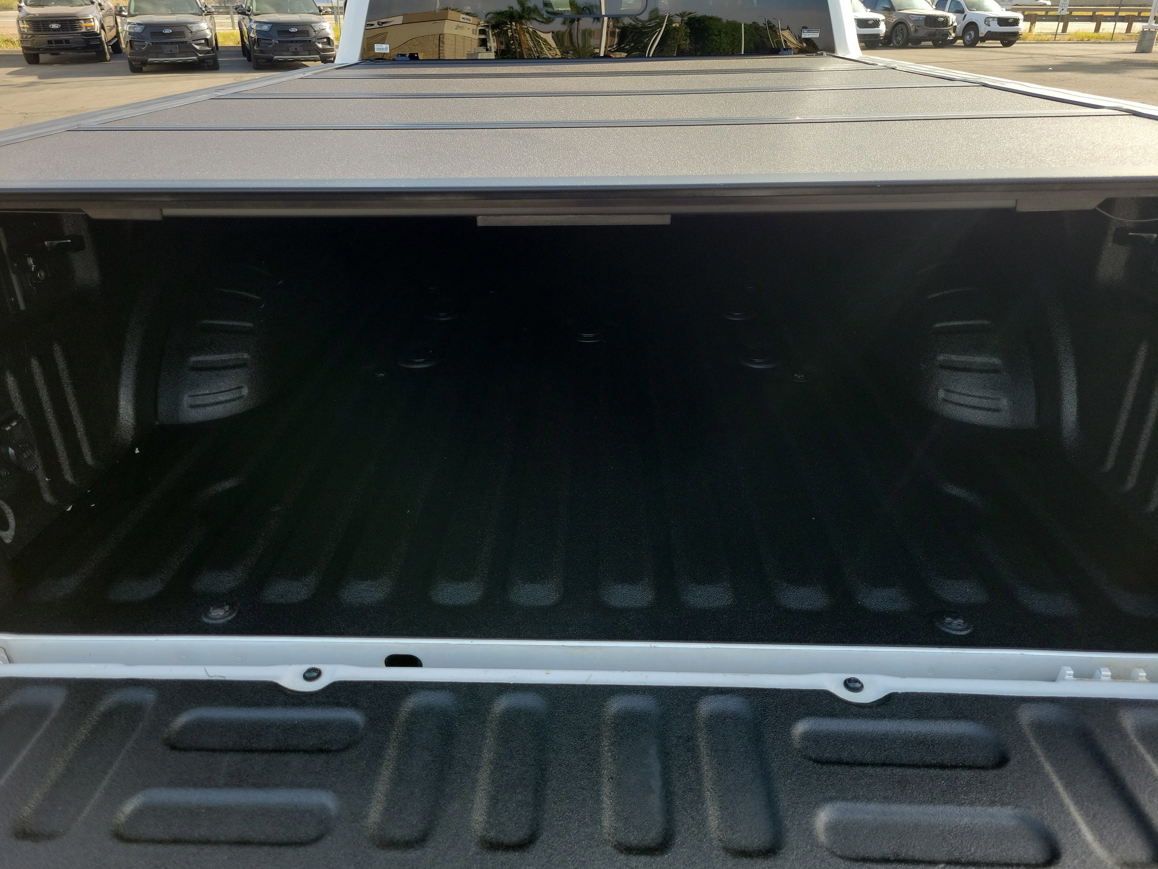 Certified 2019 Ford F350 Platinum w/ Platinum Ultimate Package AWD/4WD image 16