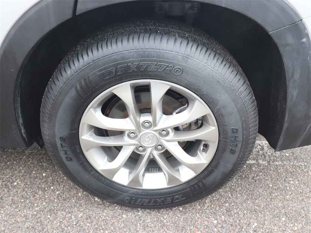 Used 2019 Hyundai Santa Fe SEL image 12