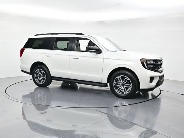 Certified 2025 Ford Expedition Active AWD/4WD image 3