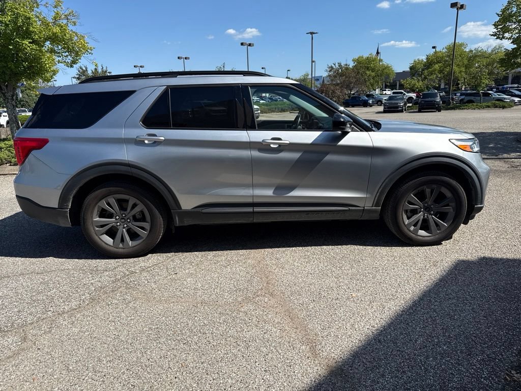 Certified 2023 Ford Explorer XLT w/ Equipment Group 202A RWD image 15