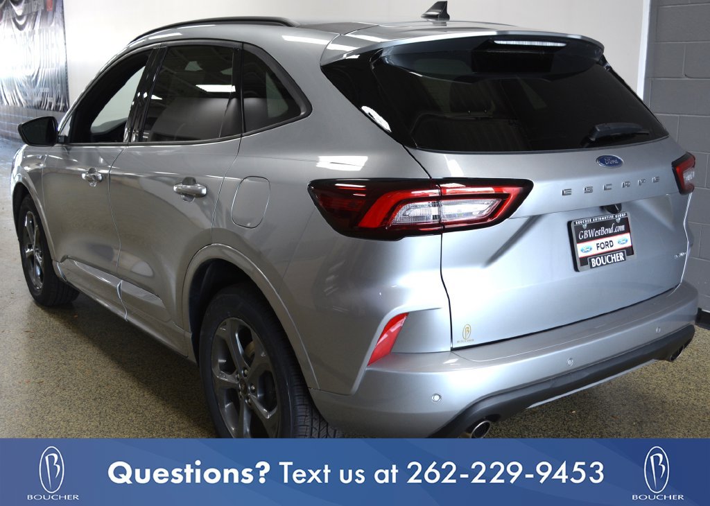 Certified 2023 Ford Escape ST-Line w/ Tech Pack #1 AWD/4WD image 4