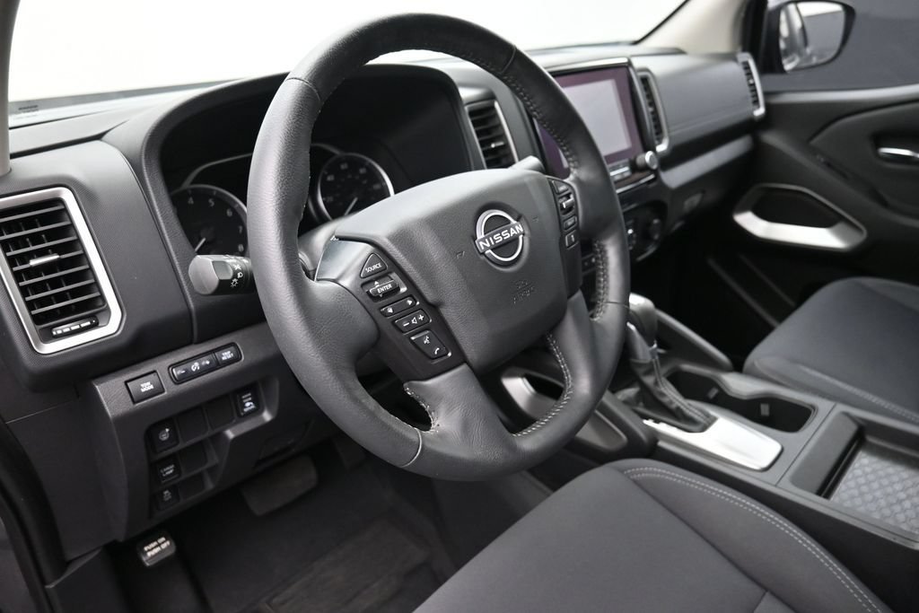 Used 2022 Nissan Frontier SV RWD image 17