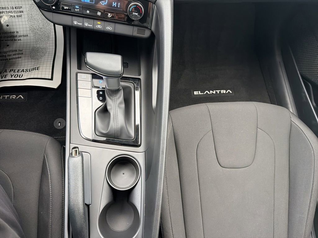 Used 2025 Hyundai Elantra Sport image 30