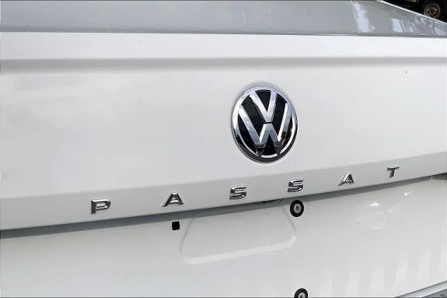 Used 2021 Volkswagen Passat 2.0T SE FWD image 33