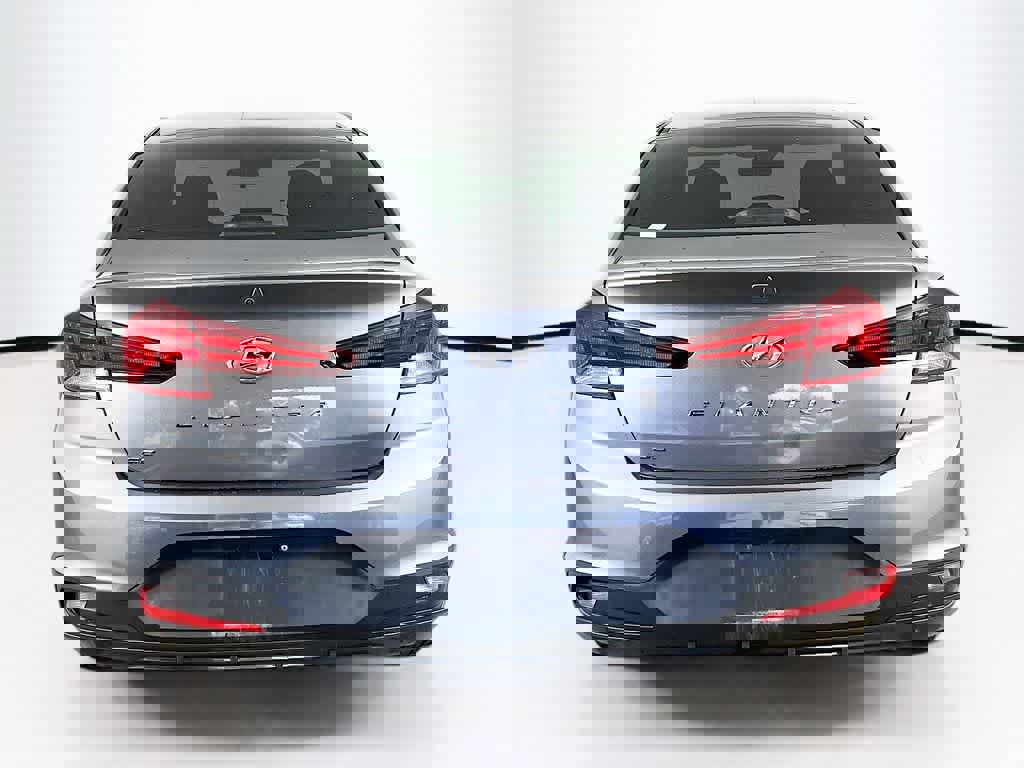 Used 2020 Hyundai Elantra SE w/ Cargo Package (C1) image 4