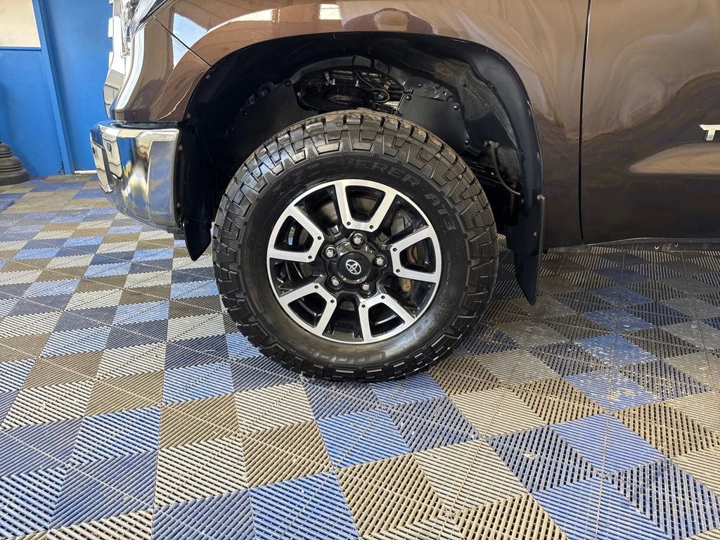 Used 2021 Toyota Tundra Limited w/ Limited Premium Package image 31