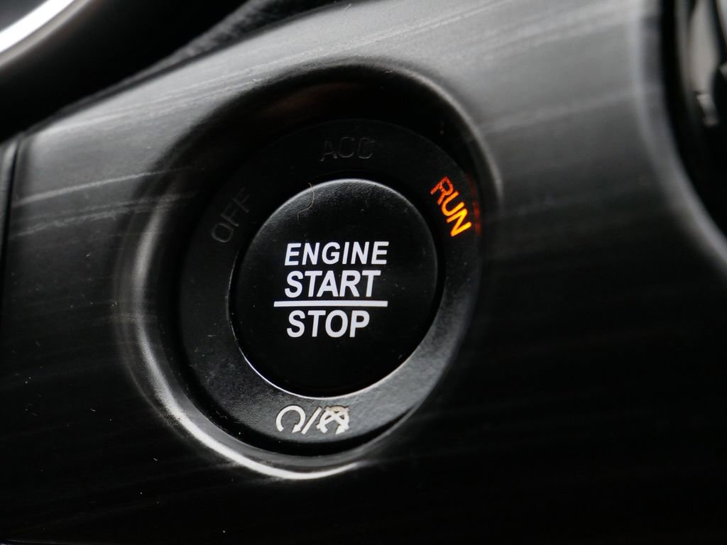 Used 2019 Jeep Grand Cherokee Limited AWD/4WD image 24