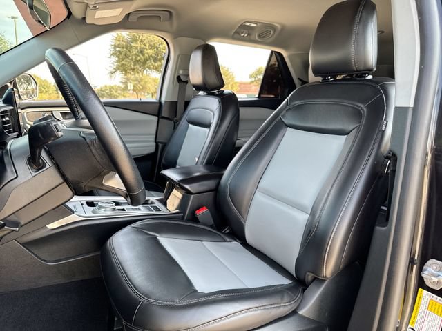 Certified 2023 Ford Explorer XLT w/ Equipment Group 202A RWD image 11