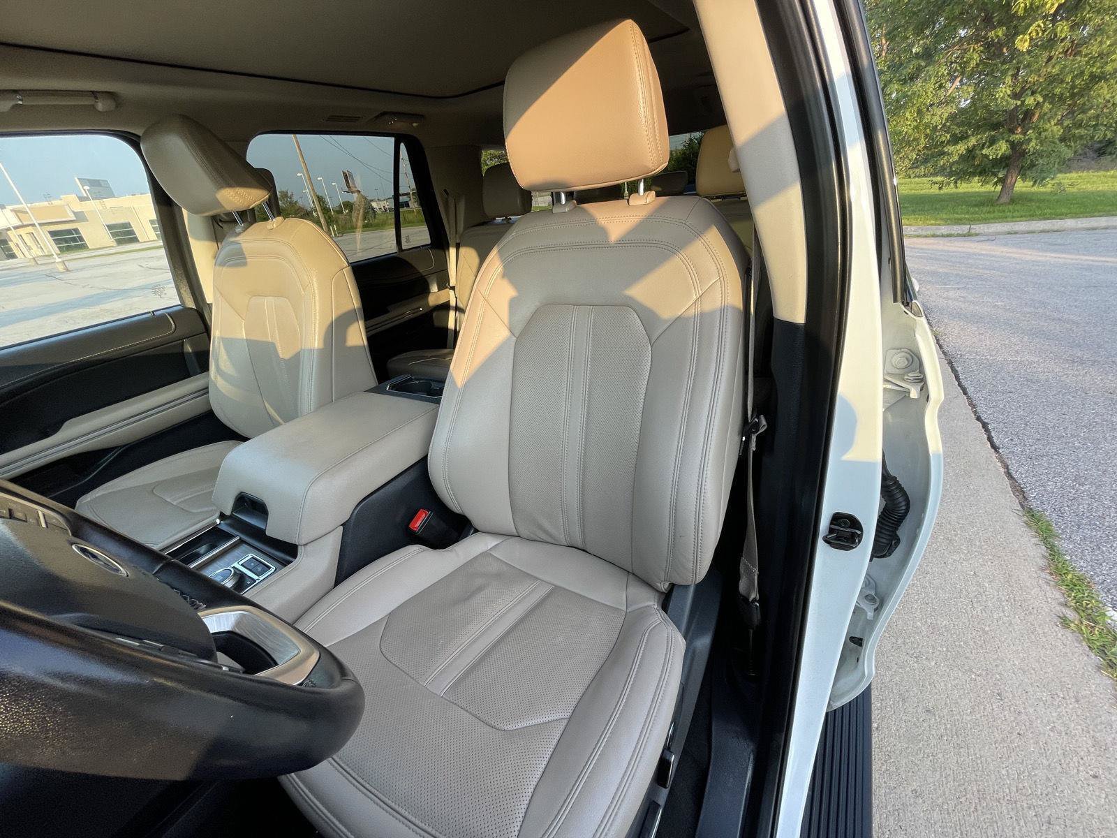 Certified 2024 Ford Expedition Limited AWD/4WD image 17